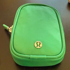 NWOT lululemon clippable nano pouch Raceway Green